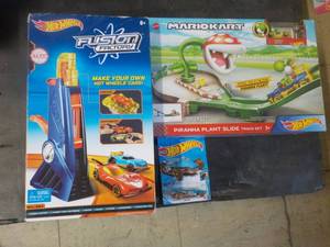 lot 90 image: Hot Wheels...