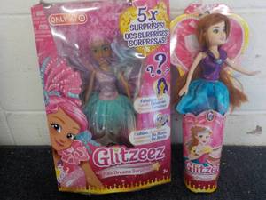 lot 105 image: Glitzeez Dolls...