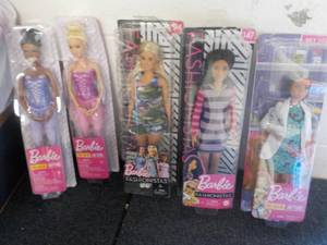 lot 109 image: Barbie Lot...