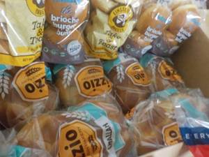 lot 120 image: Lot of Frozen Bagel, bread, Buns an...