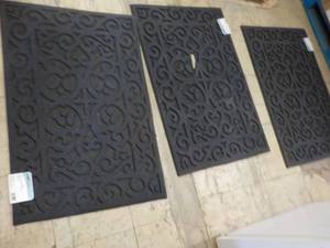 lot 180 image: 3 Traffic Master 24 x 36 Door Mats...