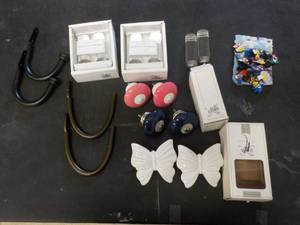 lot 197 image: Acrylic Finials, Wall Hooks, Drawer...