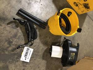 Dewalt  10 Gal. Poly WetDry Vac not used see pictures