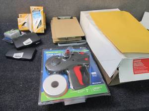 Box of 100 10x15 inch Clasp Envelop...