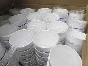 Box of 44 oz Foam To Go Cups...