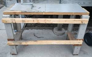 lot 16 image: Work Bench