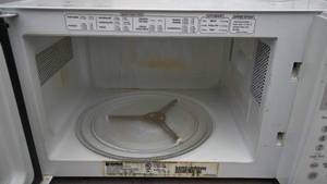 lot 49 image: Kenmore Microwave