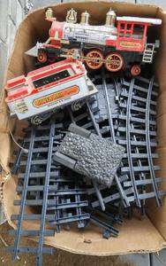 lot 59 image: Silver Rail Train Set
