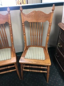 lot 2 image: Chairs
