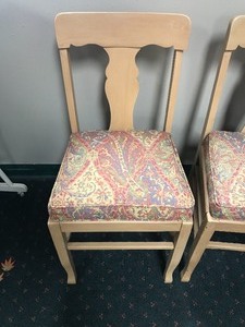 lot 4 image: Chairs