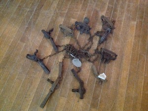 lot 17 image: 10 Traps