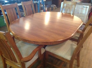lot 28 image: Solid Wood Table & 6 Chairs