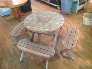 lot 32 image: Picnic Table & 4 Stools