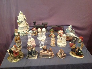 lot 46 image: Figurines