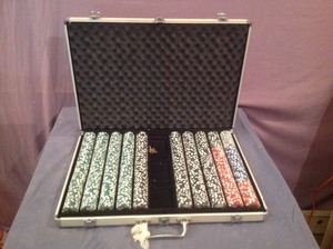 lot 49 image: Large Poker Set