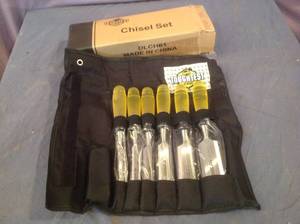 lot 76 image: New Chisel Set