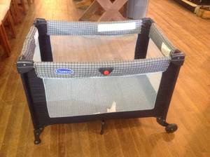 lot 86 image: Cosco Portable Playpen