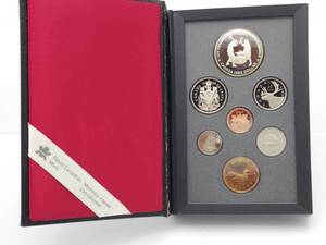 lot 39 image: 1988 Canada 7 Coin Prestige Silver Dollar PROOF Set - DEEP CAMEO