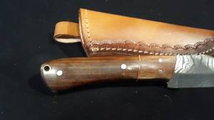 Classic Wood Handled Damascus Knife