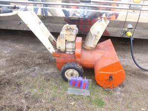 Gilson 5 hp 26 snow thrower. As shown.
