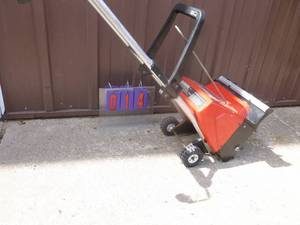 Toro 110 volt snow thrower. Tested & works. As shown.