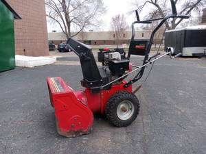 lot 04 image: Murray Model G2254030 Snowblower (Needs Carb cleaning and Auger Cable)