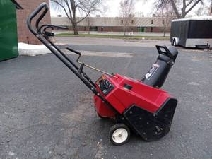 lot 06 image: Toro Snowblower CCR 2500 E GTS 5.0 Horsepower. R Tek