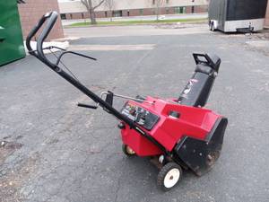 lot 12 image: Toro CCR 3650 Snowblower