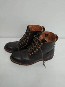 lot 6 image: Timberland Boots