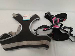 lot 187 image: Dog Harnesses