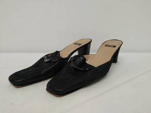 lot 73 image: Stuart Weitzman Slip On Shoes