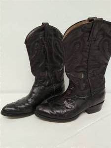 lot 81 image: Black Mens Boots