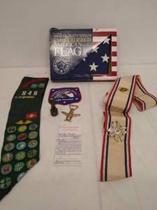 lot 235 image: Collection Of American Collectibles