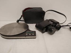 lot 238 image: Scale And Binoculars