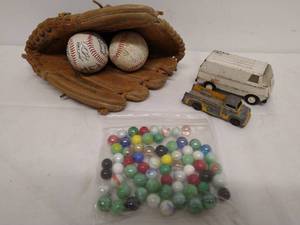 lot 239 image: Collection Of Vintage Toys