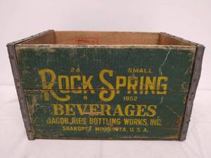lot 246 image: Vintage Rock Spring Beverage Crate