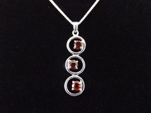 .925 Sterling Silver Faceted Garnet Pendant Necklace