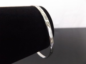 .925 Sterling Silver Etched Bangle Bracelet