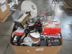 lot 230 image: WHOLESALE MIXED PALLET OF COOKWARE AND SMALL HOUSEWARES