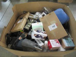 lot 231 image: WHOLESALE MIXED PALLET OF SMALL HOUSEWARES AND KITCHEN ITEMS
