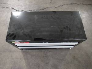 lot 237 image: Husky 26 in. W 4-Drawer Tool Chest in Gloss Black HKST98065BK
