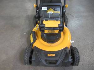 lot 9 image: Dewalt 21.5 in. 20-Volt MAX Lithium-Ion Cordless Battery Walk Behind Push Mower DCMWP233U2