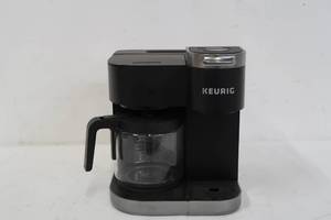 lot 624 image: Keurig K Duo Matte Black Single Serve and Carafe Coffee Maker