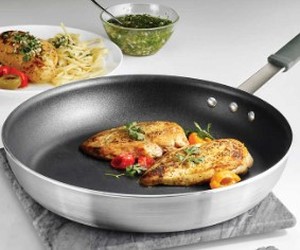 lot 629 image: Tramontina ProLine 14-inch Fry Pan