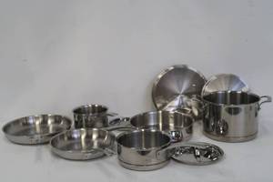 lot 601 image: Kirkland Signature 10-piece 5-ply Clad Stainless Steel Cookware