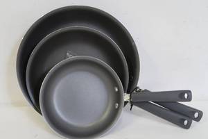 lot 632 image: Tramontina 3-piece Nonstick Saute Pans