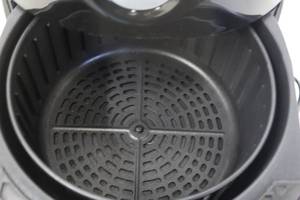 lot 642 image: Insignia - 3.4qt Digital Air Fryer - Black
