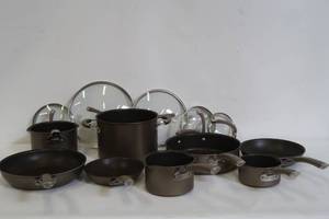 lot 668 image: Circulon Premier Professional 13-Piece Cookware Set