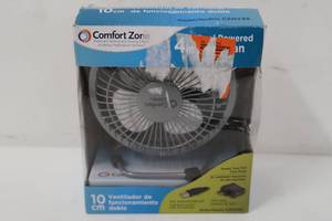 lot 679 image: Comfort Zone 4 in. Silver Dual-Powered Desk Fan