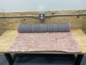 lot 84 image: UNIQUE LOOM 3x5 Light Pink Area Rug (Solid Frieze Collection)